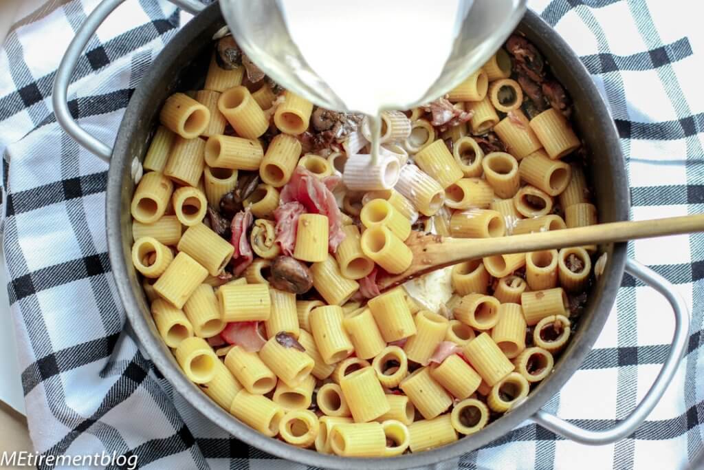 Creamy Mushroom Rigatoni